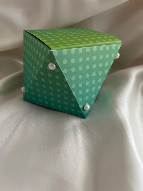 Triangular squaare box.jpg